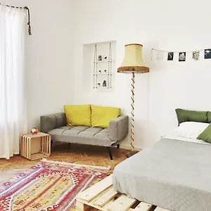 https://sunny-apartment-in-city-center.alltbilisihotels.com